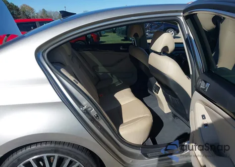 2015 Kia Cadenza Premium из США, поврежденный, VIN KNALN4D70F5184670